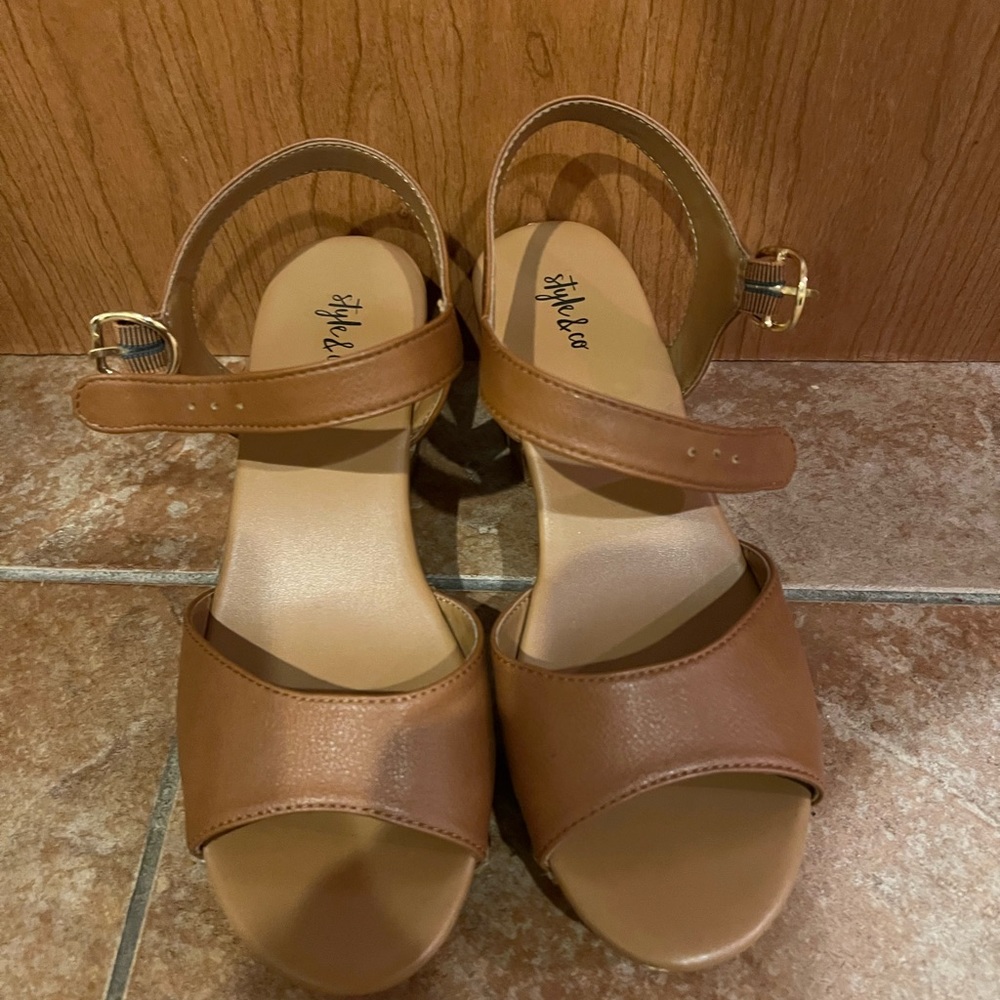 Style & Co - Woman’s Tan Wedge